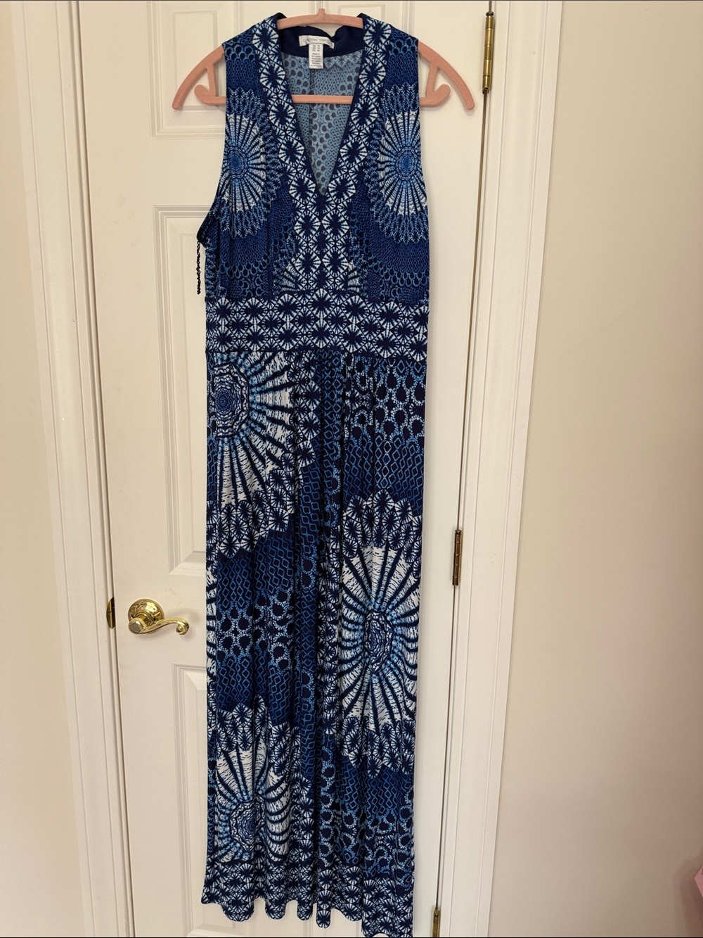 London Times Blue and White Sleeveless Scoop Maxi Dress